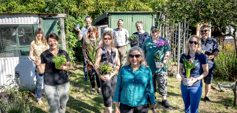 Chiswick Flower Market Body Copy Group shot