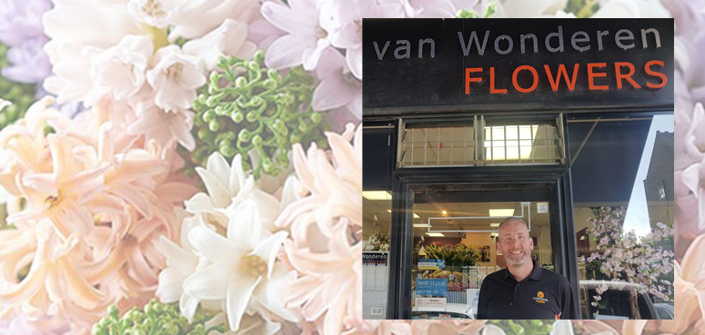 Dennis goes Virtual with online bouquets